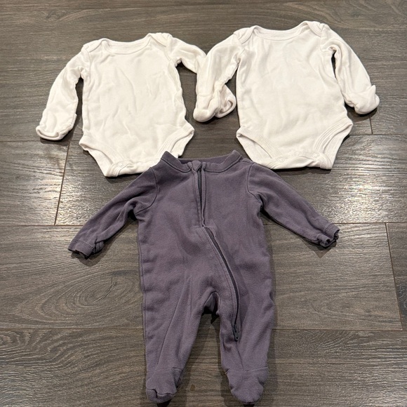 Lot of 13 Cozy Kids One Piece Set - white and Gray size newborn OW 9:3 - Picture 1 of 4